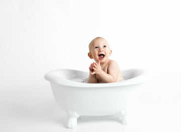 Tips on Bathing Your Baby in a Bathtub